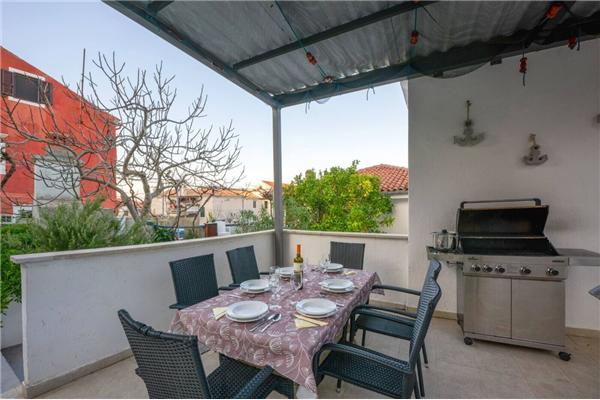 Apartment A2, for 6 persons