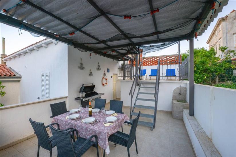 Apartment A2, for 6 persons