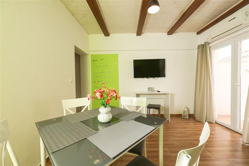 House K1, for 10 persons