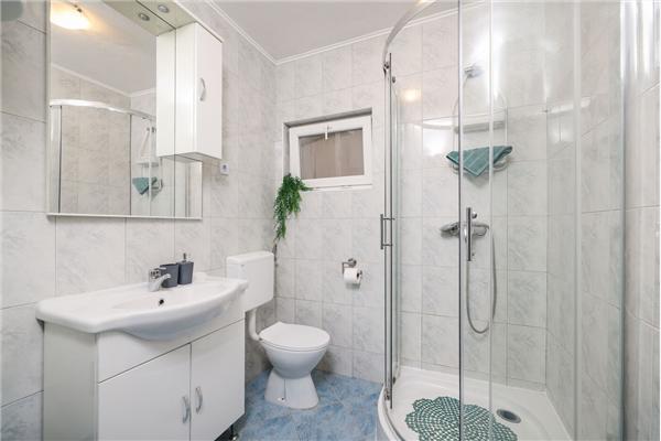 House K1, for 10 persons