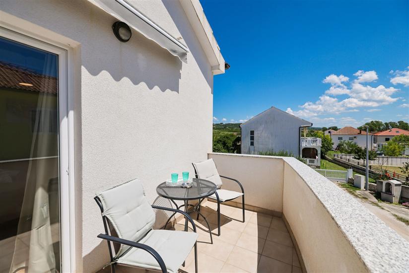 House K1, for 10 persons