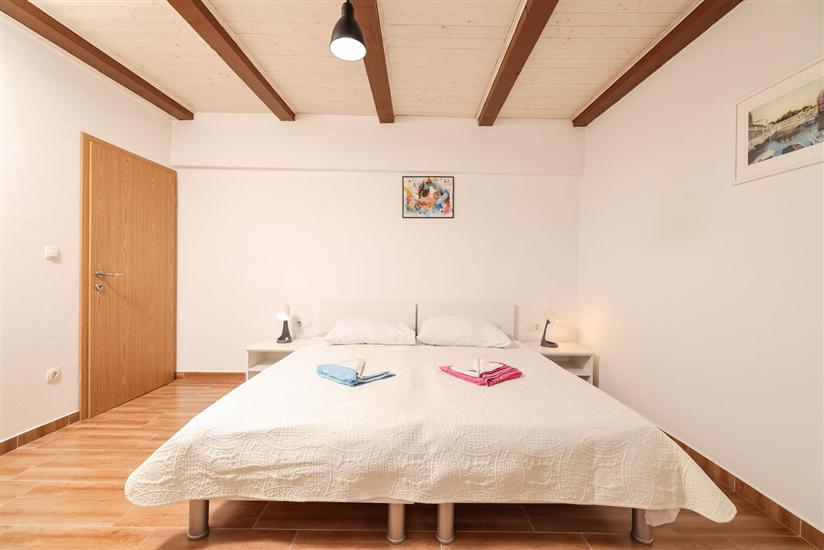 House K1, for 10 persons