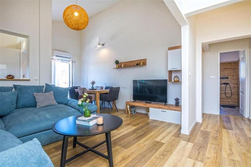 House K1, for 13 persons