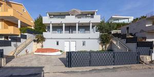 Apartment - Okrug Gornji (Ciovo)