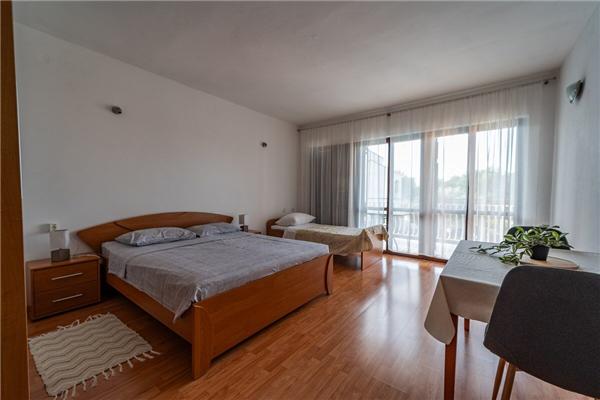 Apartment A2, for 6 persons