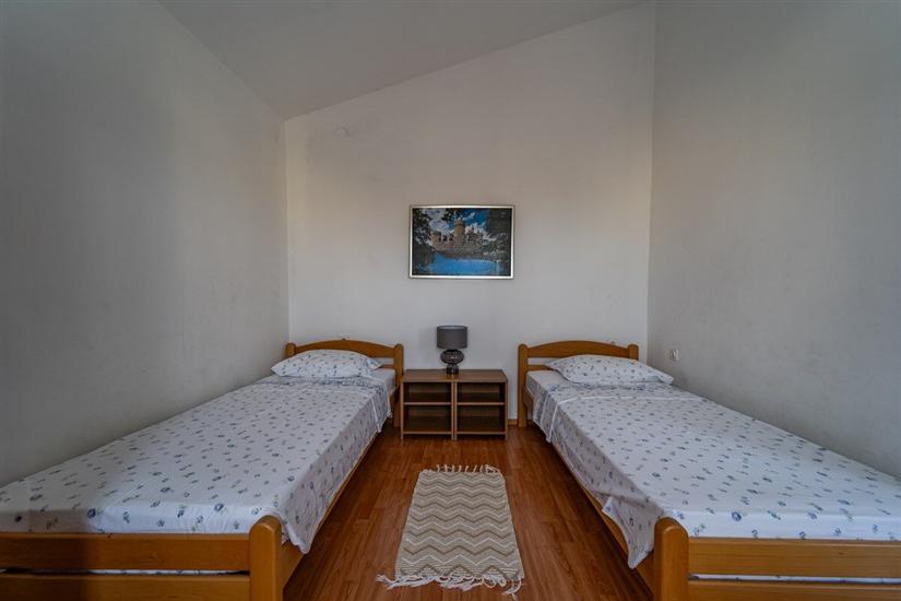 Apartment A2, for 6 persons