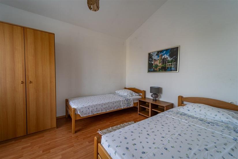 Apartment A2, for 6 persons