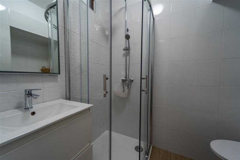 Apartment A2, for 6 persons