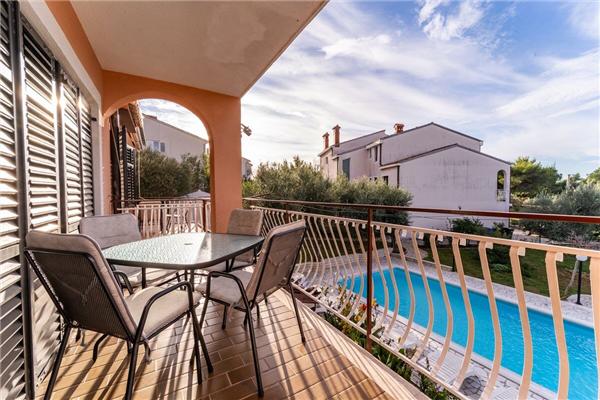 Apartment A2, for 6 persons