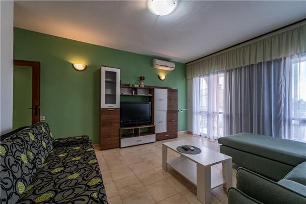 Apartment A4, for 8 persons