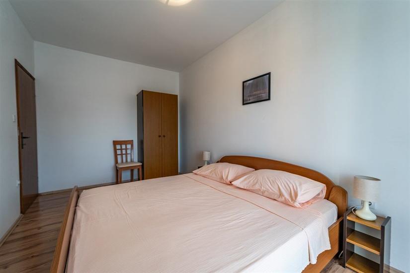 Apartment A4, for 8 persons