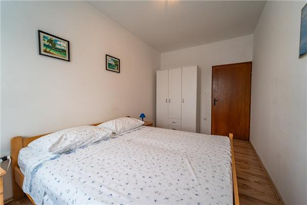 Apartment A4, for 8 persons
