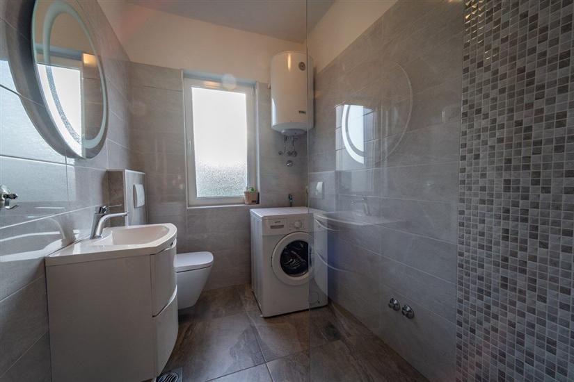 Apartment A4, for 8 persons