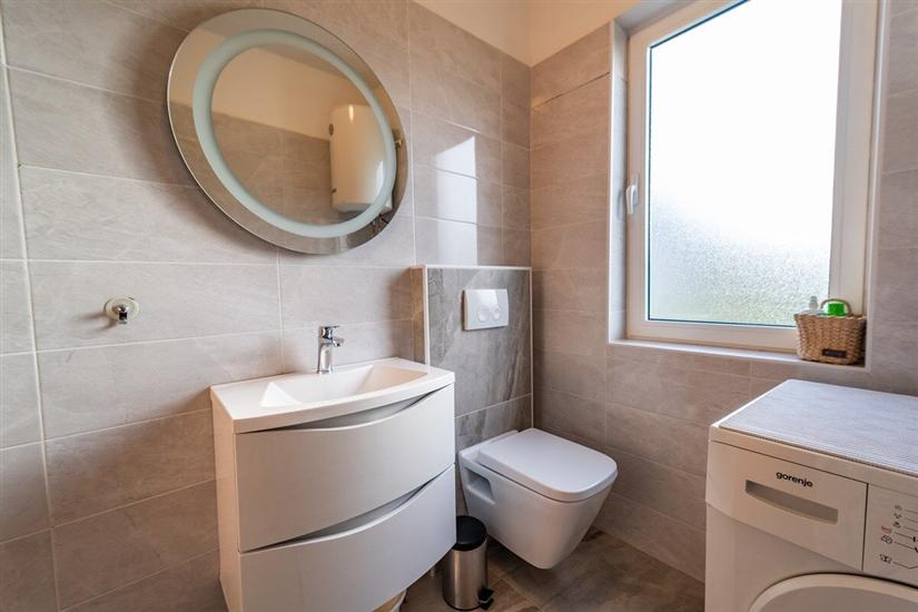 Apartment A4, for 8 persons