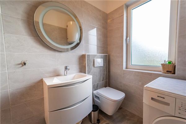 Apartment A4, for 8 persons