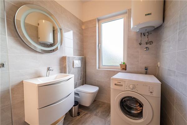 Apartment A4, for 8 persons