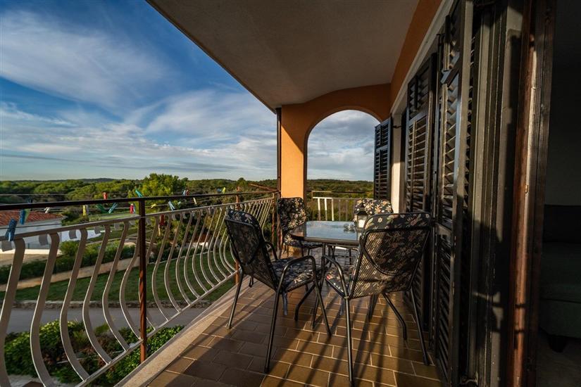 Apartment A4, for 8 persons