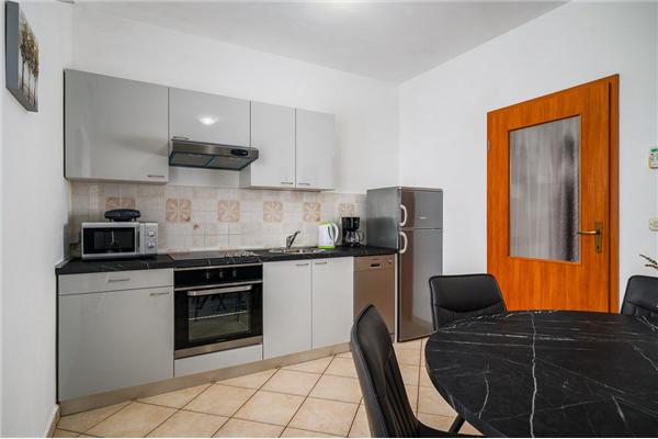 Apartment A1, for 5 persons