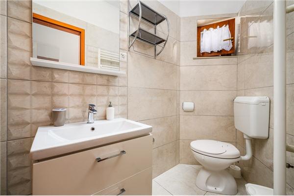 Apartment A1, for 5 persons