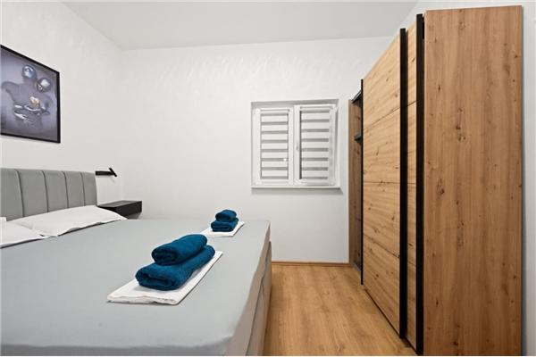 Hiša K1, na 8 osebe