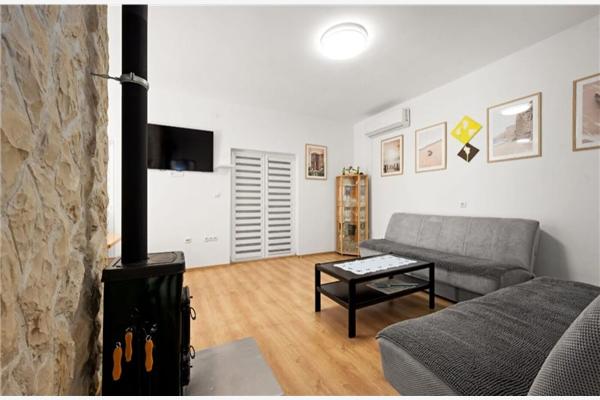 Hiša K1, na 8 osebe