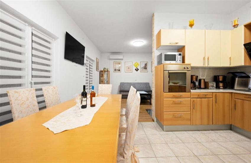 Hiša K1, na 8 osebe