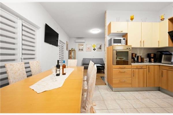 Hiša K1, na 8 osebe