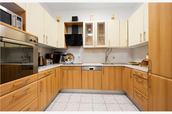 Hiša K1, na 8 osebe