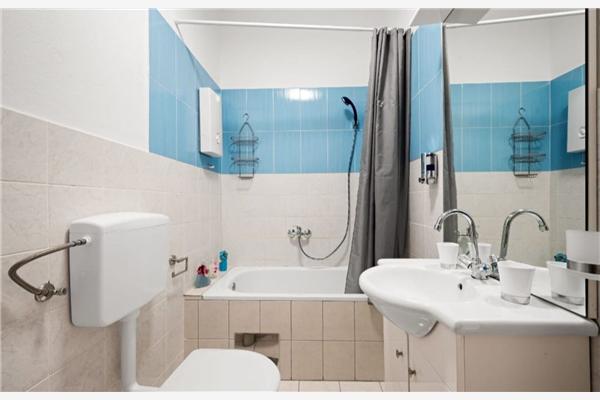 Hiša K1, na 8 osebe