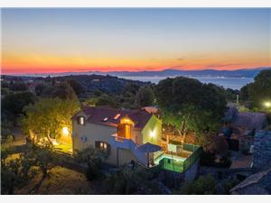 Accommodation with pool Middle Dalmatian islands,BookNiksiFrom 342 €