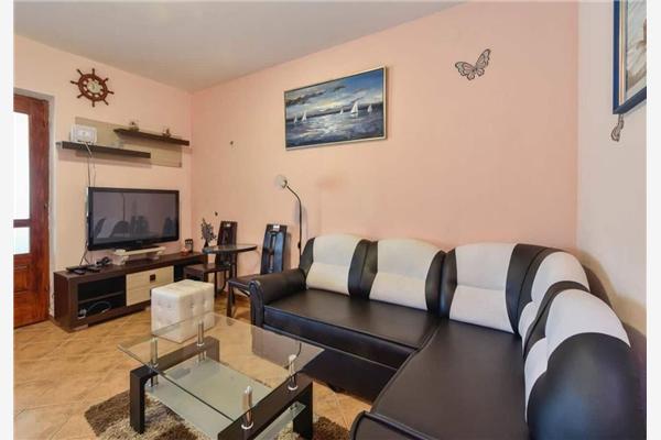 House K1, for 12 persons