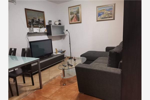 House K1, for 12 persons