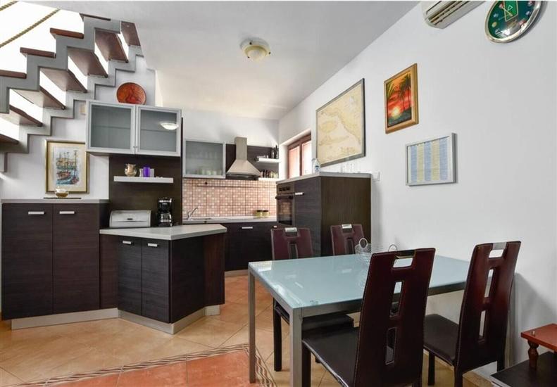 House K1, for 12 persons