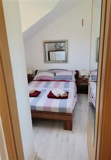 House K1, for 12 persons