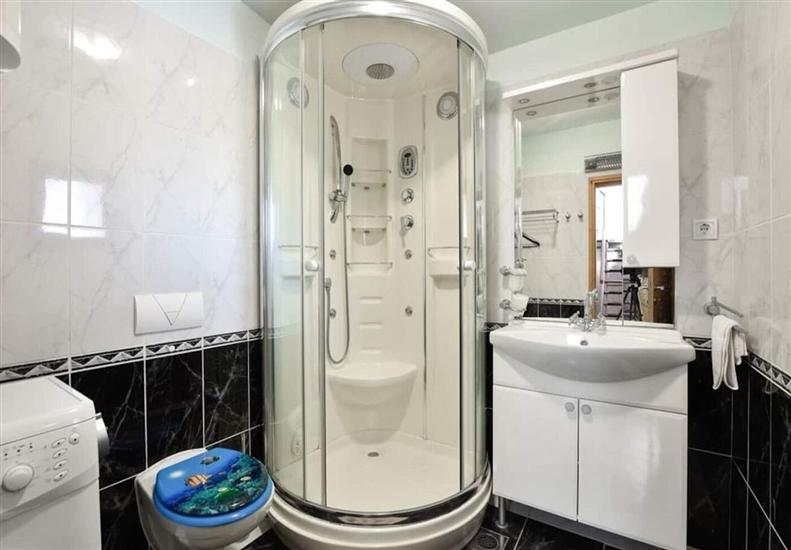 House K1, for 12 persons