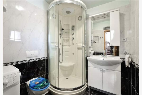 House K1, for 12 persons