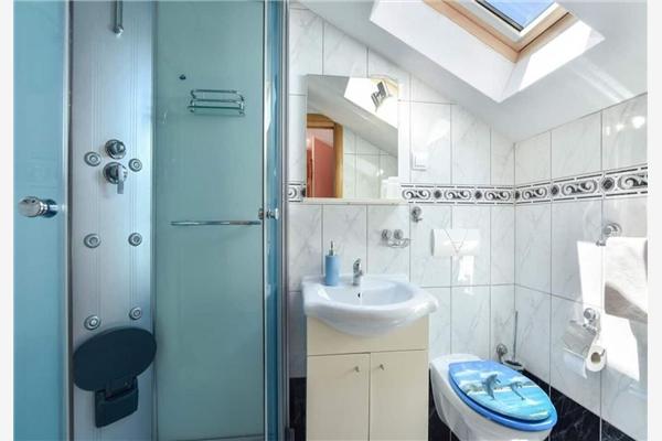 House K1, for 12 persons