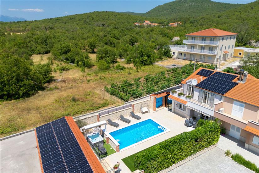 Villa Peaceful Valley with heated pool