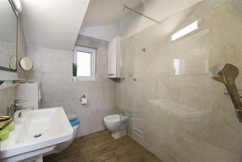 House K1, for 10 persons