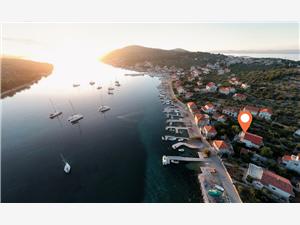 Apartment Denis Kaprije - island Kaprije, Size 120.00 m2, Airline distance to the sea 5 m, Airline distance to town centre 150 m