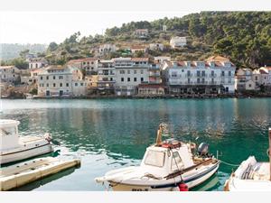 Apartment Middle Dalmatian islands,BookParadiseFrom 171 €