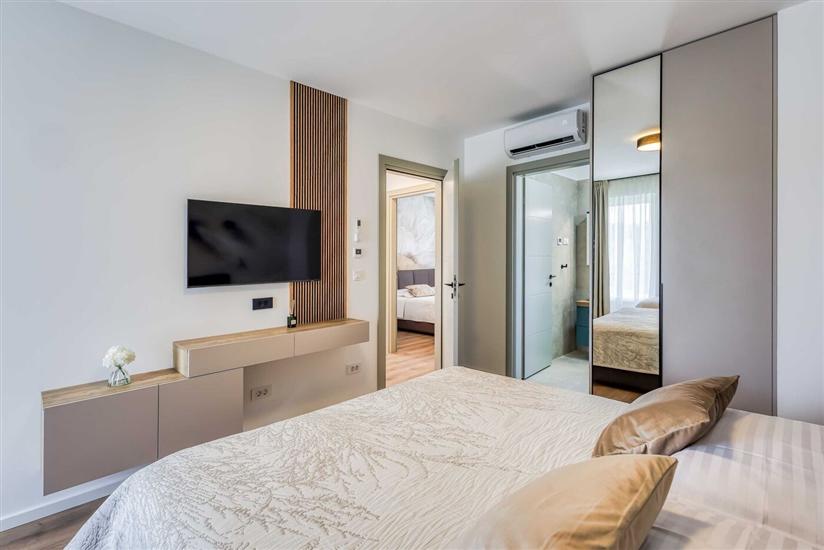 House K1, for 8 persons