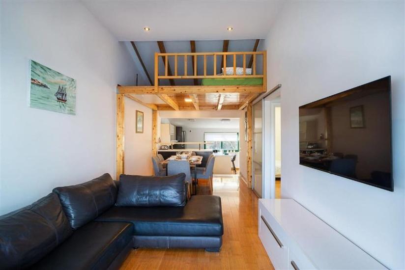 Apartment A1, for 5 persons