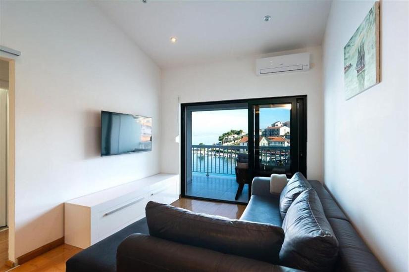 Apartment A1, for 5 persons