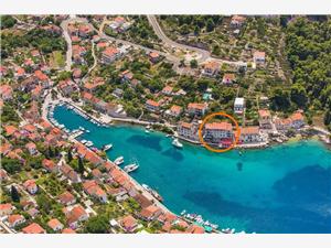 Apartments Seafront Paradise Stomorska - island Solta, Size 85.00 m2, Airline distance to the sea 10 m, Airline distance to town centre 150 m