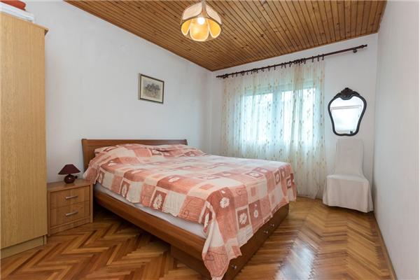 Apartment A1, for 6 persons