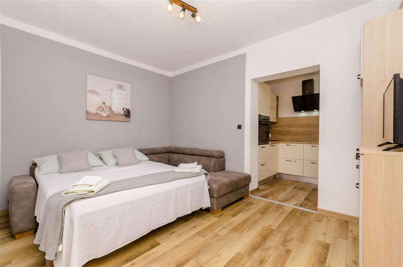 Apartment A7, for 5 persons