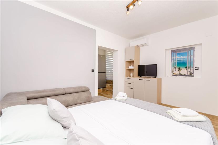 Apartment A7, for 5 persons