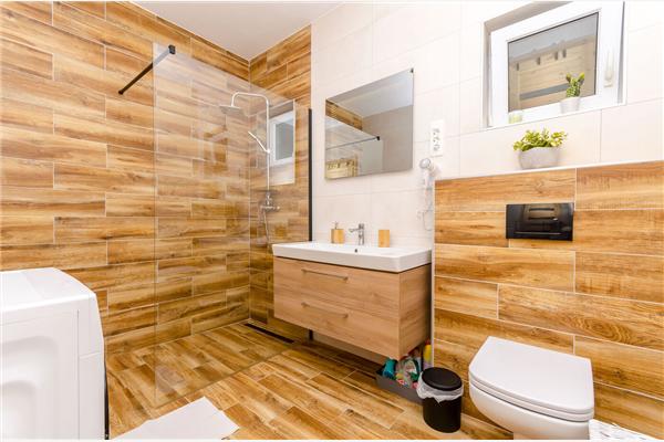 Apartment A7, for 5 persons