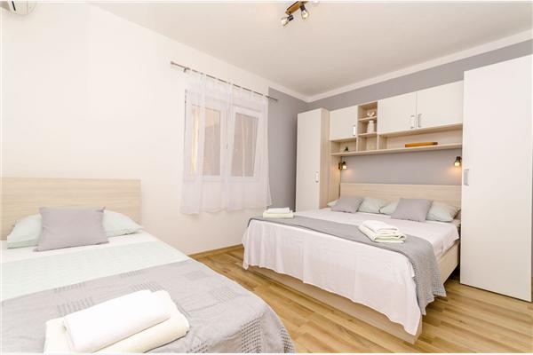 Apartment A7, for 5 persons